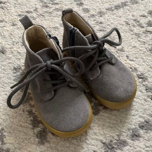 Toddler Boys Gray Suede Boots - size 6 - GAP